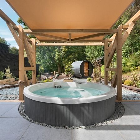 Aphrodites Group - Luxury Hot Tub Suites In Central Lake District! Bowness-on-Windermere Exterior foto