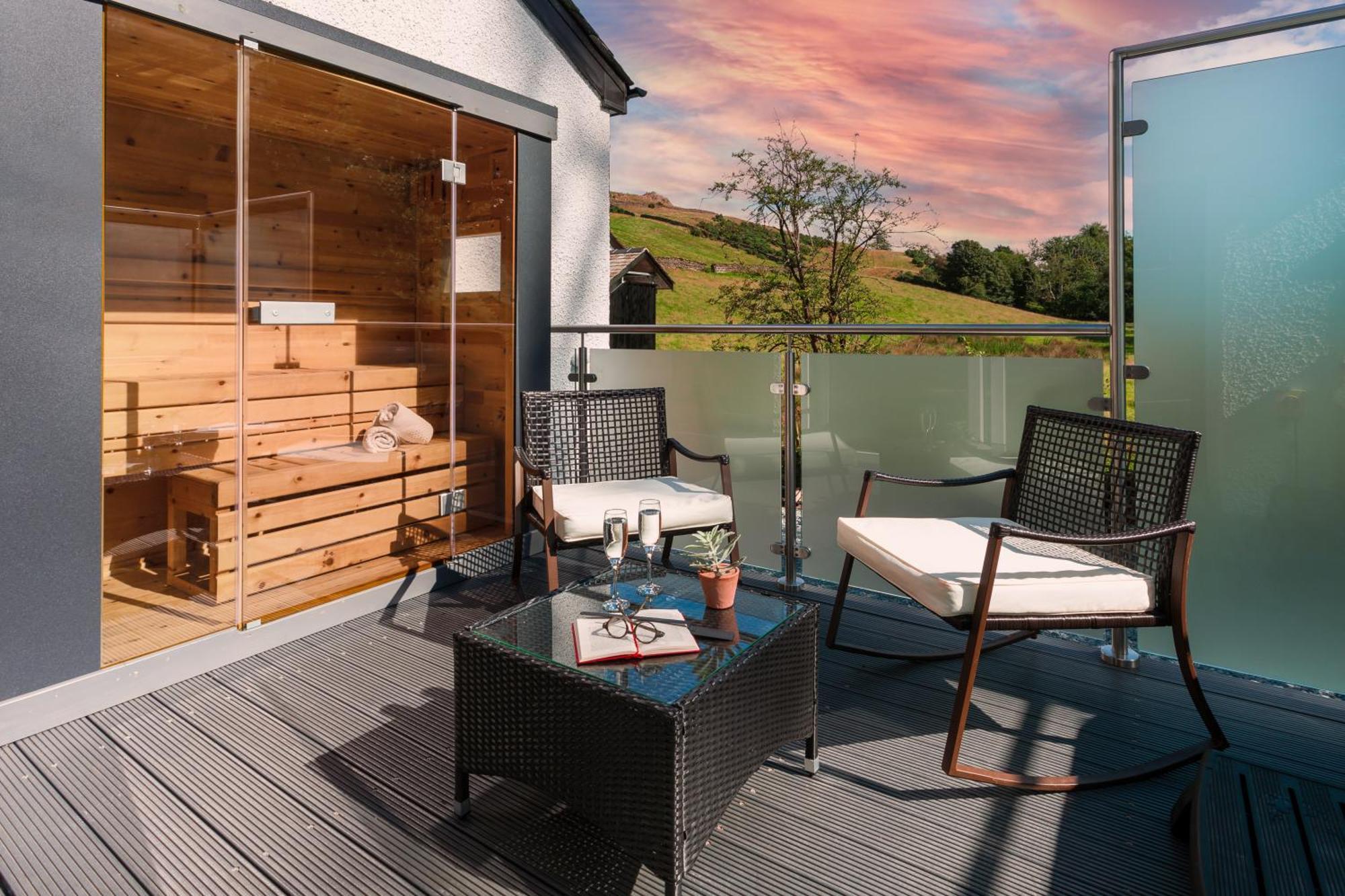 Aphrodites Group - Luxury Hot Tub Suites In Central Lake District! Bowness-on-Windermere Exterior foto