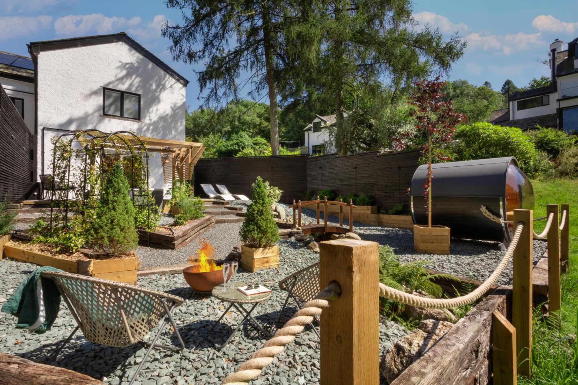 Aphrodites Group - Luxury Hot Tub Suites In Central Lake District! Bowness-on-Windermere Exterior foto