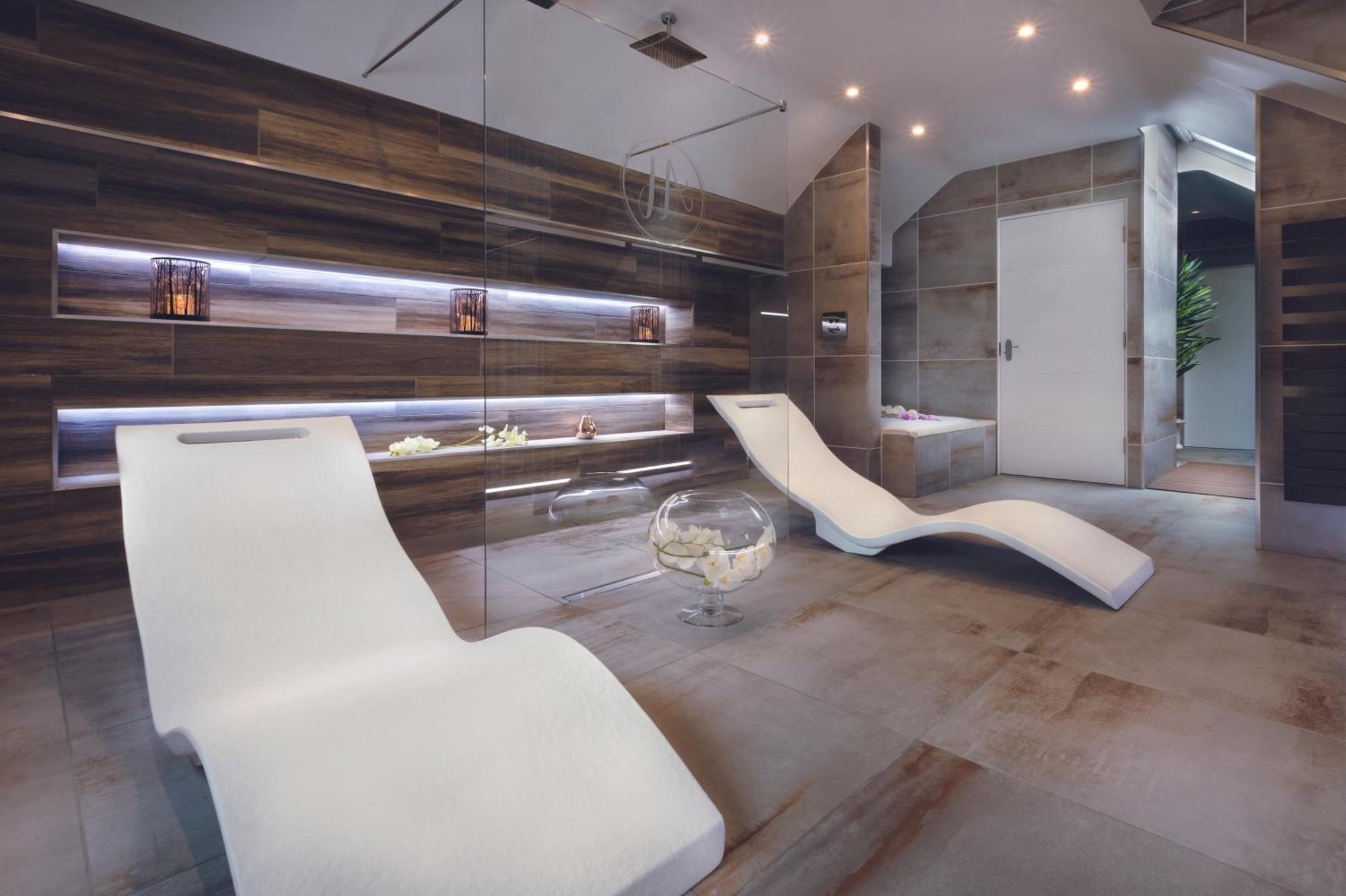 Aphrodites Group - Luxury Hot Tub Suites In Central Lake District! Bowness-on-Windermere Exterior foto