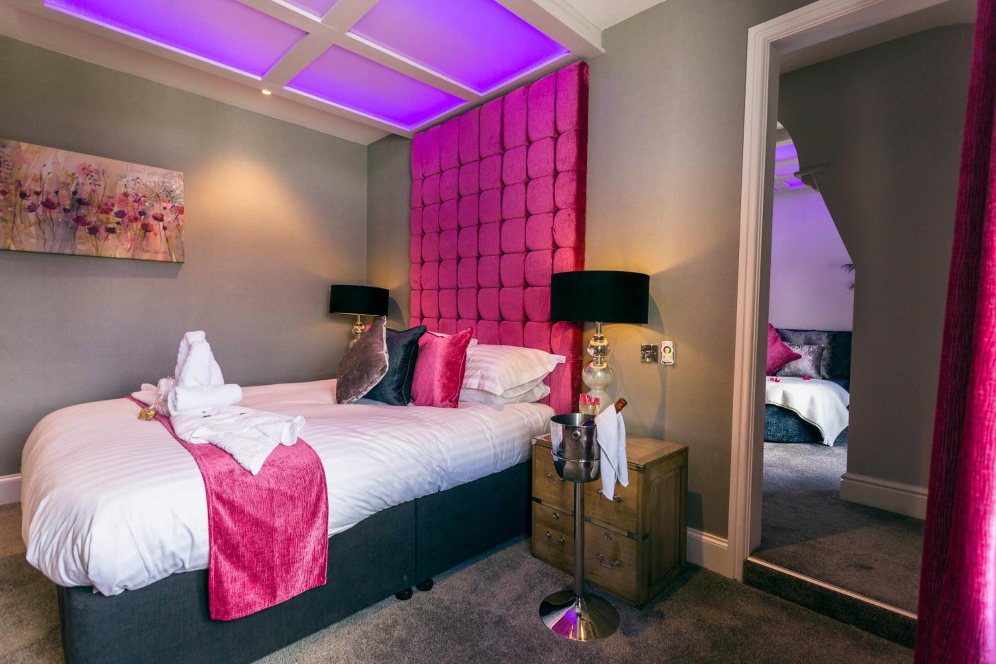Aphrodites Group - Luxury Hot Tub Suites In Central Lake District! Bowness-on-Windermere Exterior foto