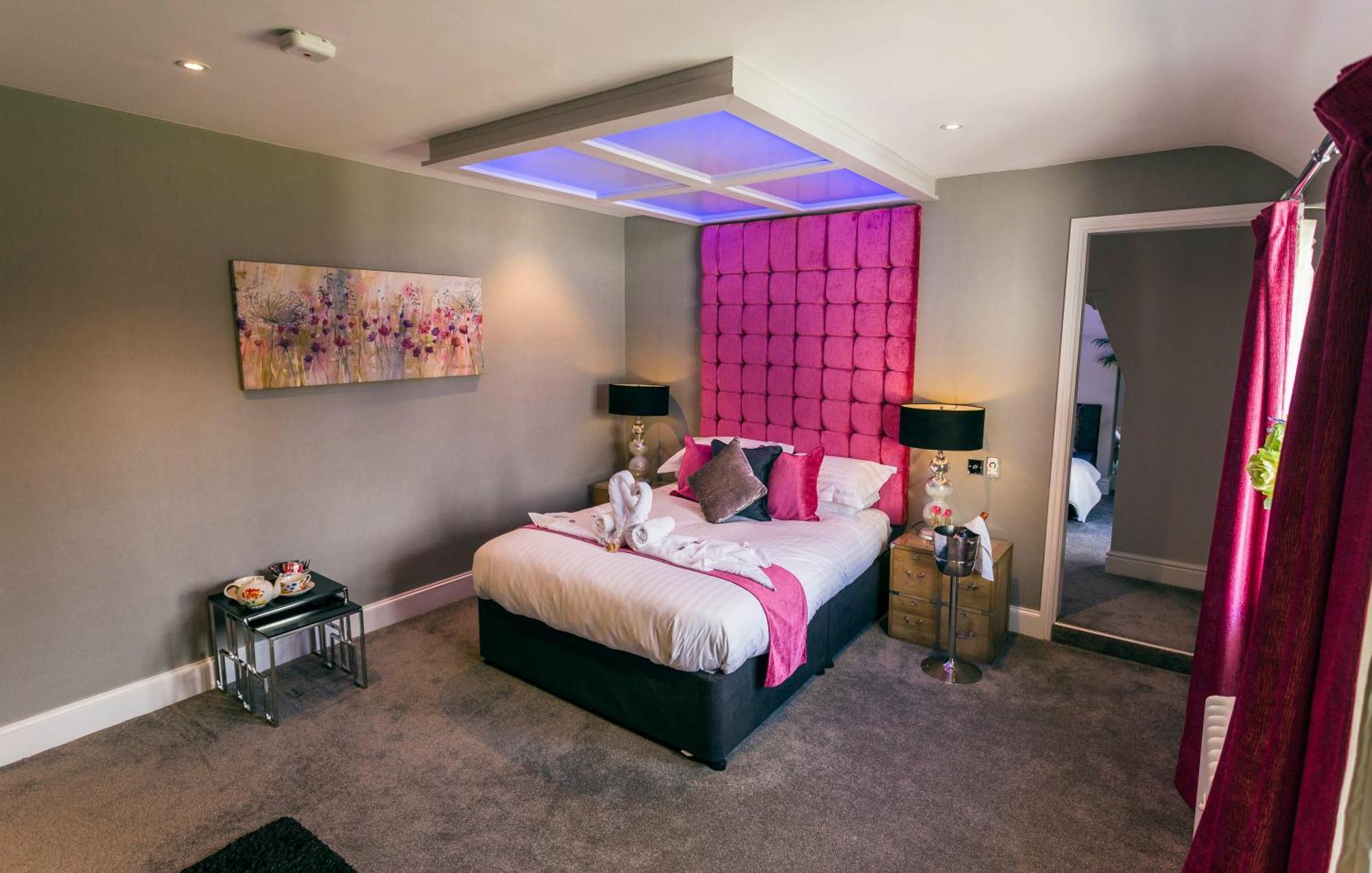 Aphrodites Group - Luxury Hot Tub Suites In Central Lake District! Bowness-on-Windermere Exterior foto